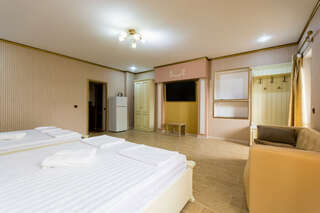 Гостиница Корона Джубга Четырёхместный Делюкс-3