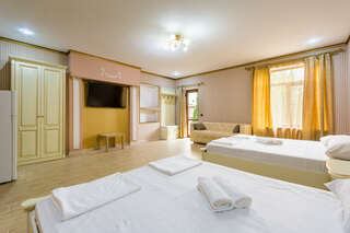 Гостиница Корона Джубга Четырёхместный Делюкс-5