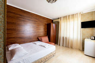 Гостиница Корона Джубга Трёхместный Стандарт с балконом-1