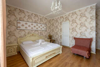 Гостиница Корона Джубга Трёхместный Комфорт с эркером-3