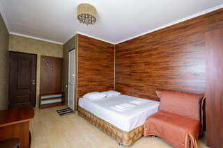 Гостиница Корона Джубга Трёхместный Стандарт с балконом-3