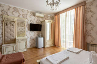 Гостиница Корона Джубга Трёхместный Комфорт с эркером-6