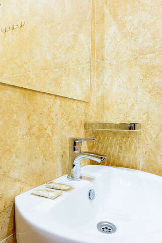 Гостиница Корона Джубга Четырёхместный Комфорт с эркером-9