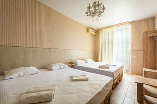 Гостиница Корона Джубга Четырёхместный Стандарт-1