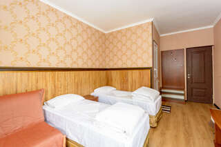 Гостиница Корона Джубга Трёхместный Твин с балконом-5